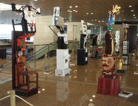 ARTE RECICLADO EN EL AEROPUERTO DE BARCELONA POR PUIGMARTI
