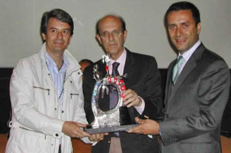 AIRE, LA NUEVA ESCULTURA DE PUIGMARTI, ENTREGADA POR AENA COMO TROFEO DEL DIA MUNDIAL DEL MEDIO AMBIENTE