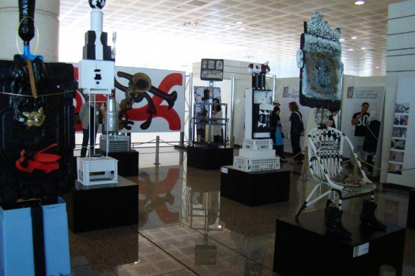 LA EXPOSICION "SOLO THINGS" | RESPONSABILIDAD SOCIAL Y CULTURAL LLEGA A DIAGONAL MAR - Octubre 2011