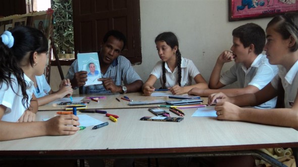 Joven creador camagüeyano apoya desde su arte las Reflexiones de Fidel