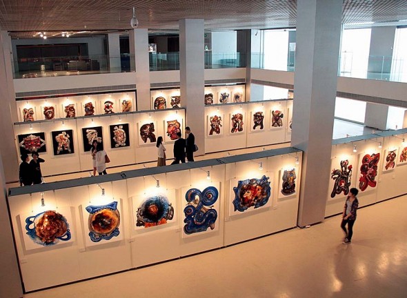 Pekin: Puigmarti Hace Donación de una Pintura al China Millennium Monument Museum