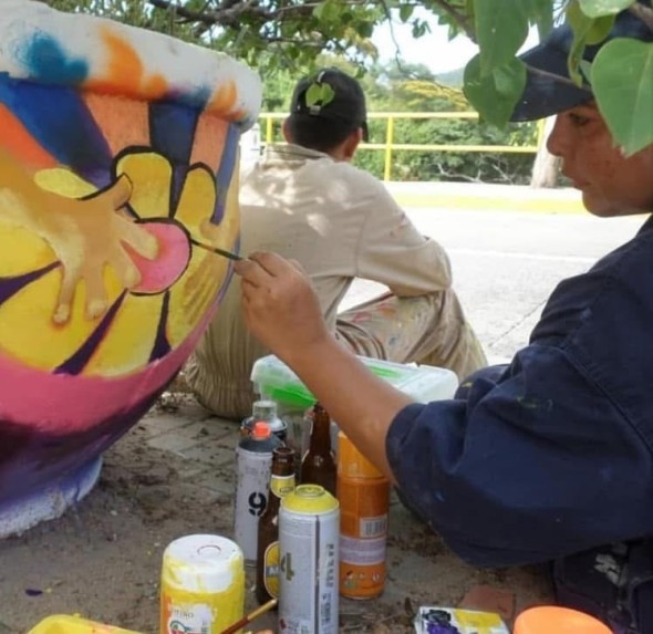 “Luz Fragmentada: El Cosmos de Yarime Lobo - Una celebración para la comunidad de Artistas de la Tierra”